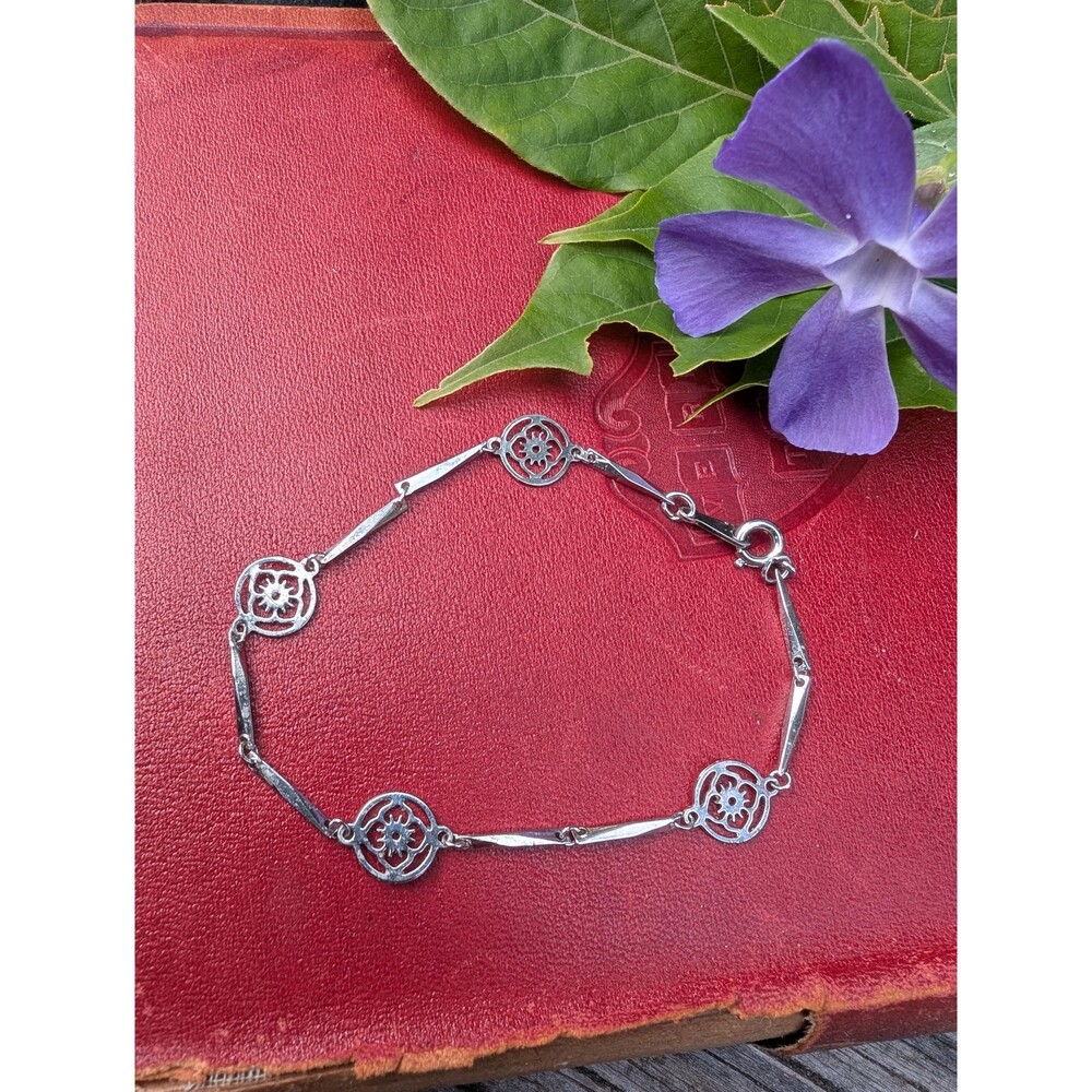 Vintage Delicate Floral Silver Bracelet; Avon Link Bracelet